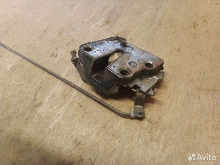 Замок правой двери Toyota Hiace 3 поколение