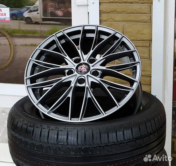 Новые литые 4шт R18 на Mitsubishi Outlander