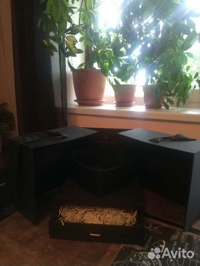 Подарочная коробка