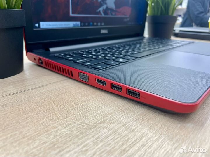Ноутбук Dell i3-6/ 8Gb/ Radeon 2Gb/SSD