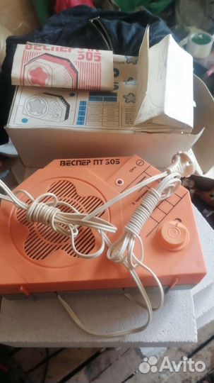 Приемник трехпрограммный времён СССР