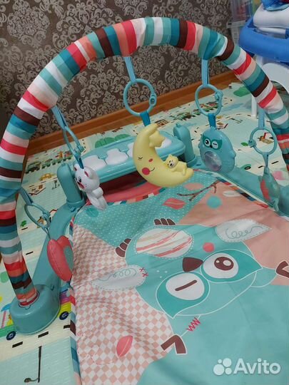 Развивающий коврик с пианино