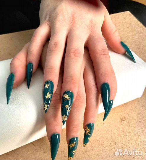 Маникюр с наращиванием ногтей