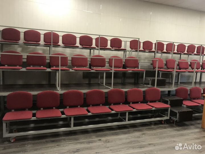 Хоровые станки подиум