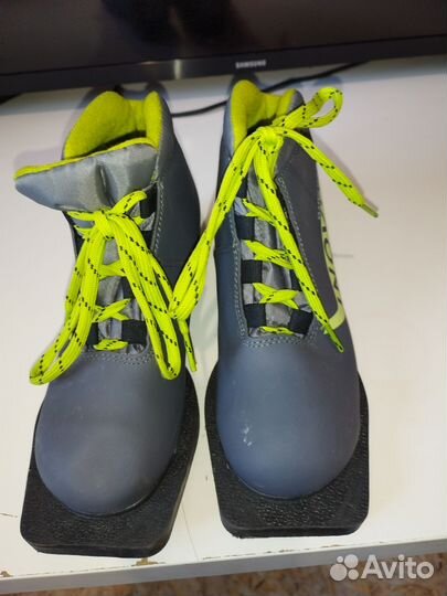 Ботинки лыжные