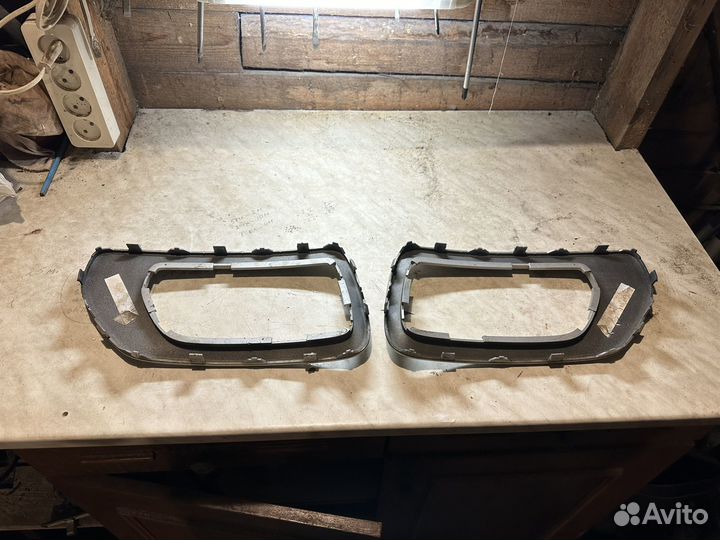 Рамка правая птф Volvo XC70 (2007-2013)