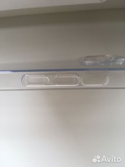 Чехол на iPhone 13