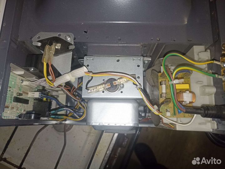 Свч Midea AM720C4E-W. В разборе