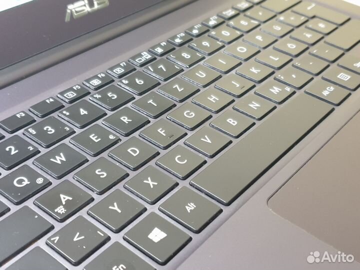 Ультрабук Asus Zenbook 8/512Gb, FullHD IPS