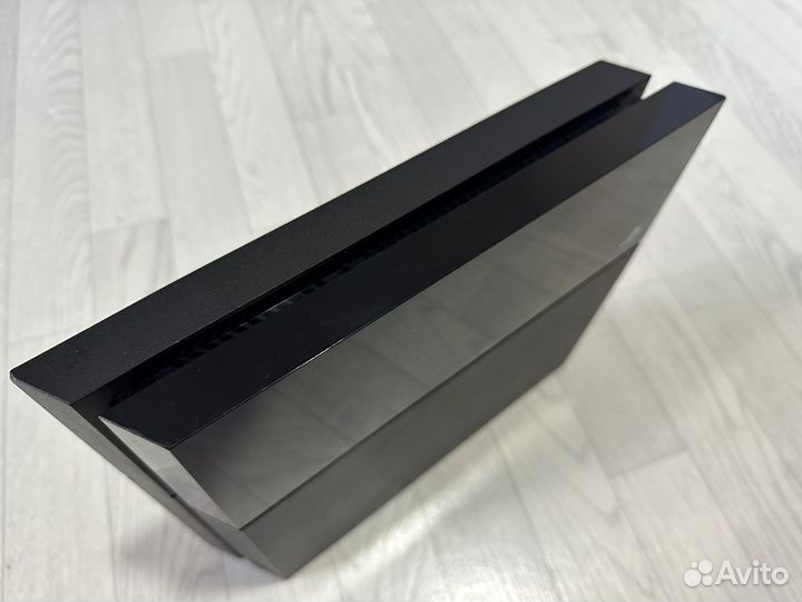 Sony PlayStation 4 fat прошитая 9.00 + игры