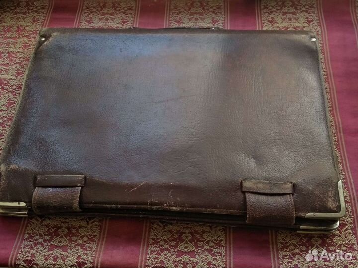 Старинный кожаный портфель