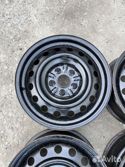 Штампованные диски Toyota 5x114.3 Цо 60.1 R16