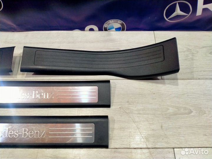 Накладка на порог с надписью Mercedes-Benz Ml 164