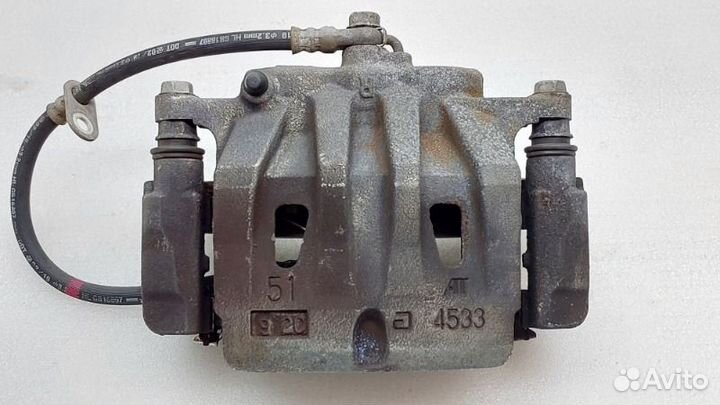 Суппорт тормозной передний правый Lexus Es300H