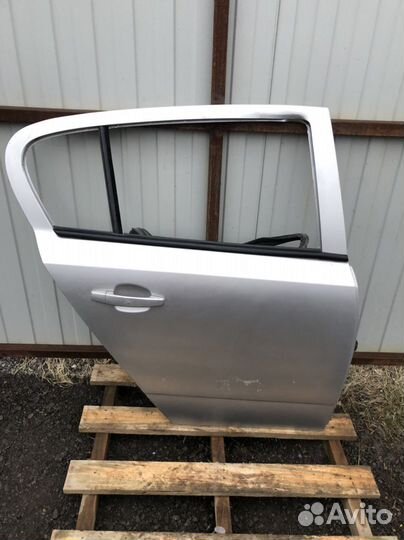Opel Astra H хэчбэк задняя правая дверь