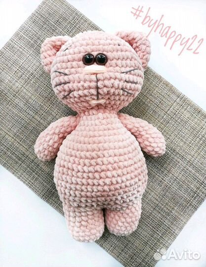 Кот из плюшевой пряжи