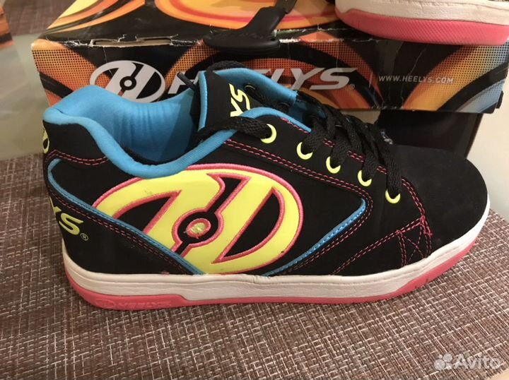 Кеды с роликами Heelys