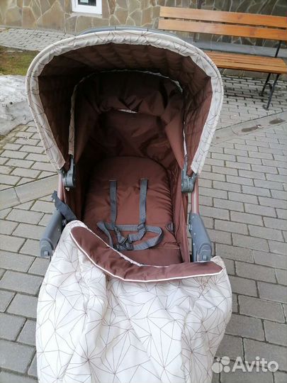 Прогулочная коляска