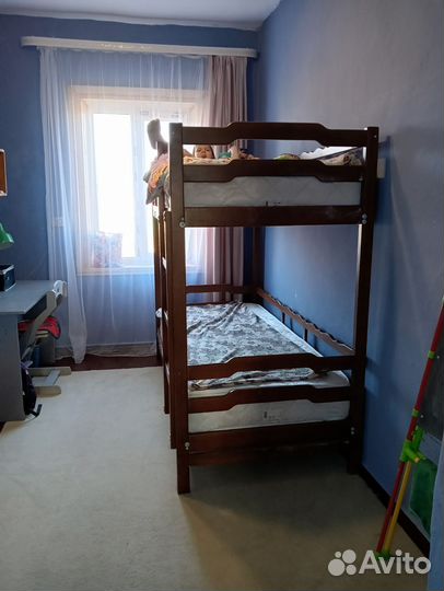 Кровать двухьярусная
