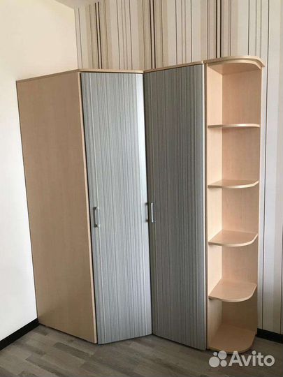 Комплект мебели в детскую