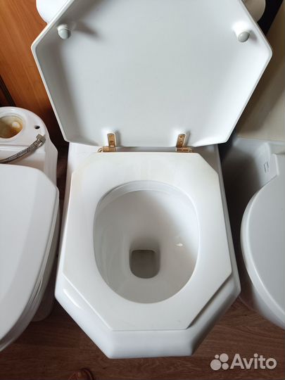 Унитаз с бачком