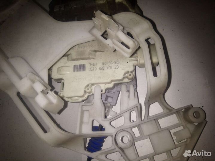 Замок двери volkswagen tiguan 1