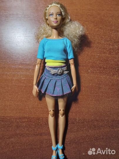 Барби безграничные движения Лея made to move йога