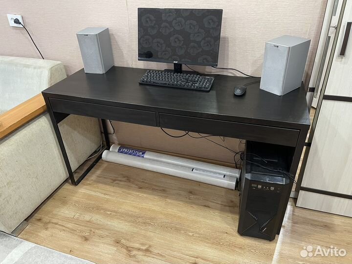 Компьютерный стол IKEA Micke
