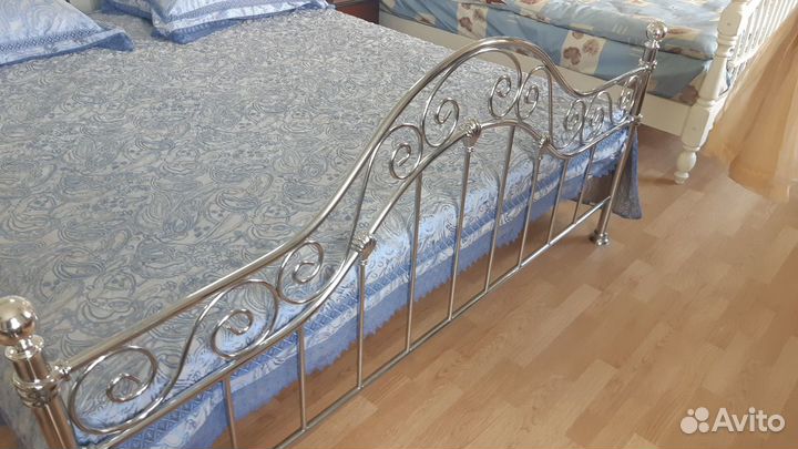 Кровать дизайнерская 180х200 см