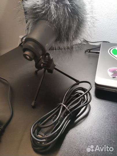 Микрофон студийный Audio-Technica AT2020 USB
