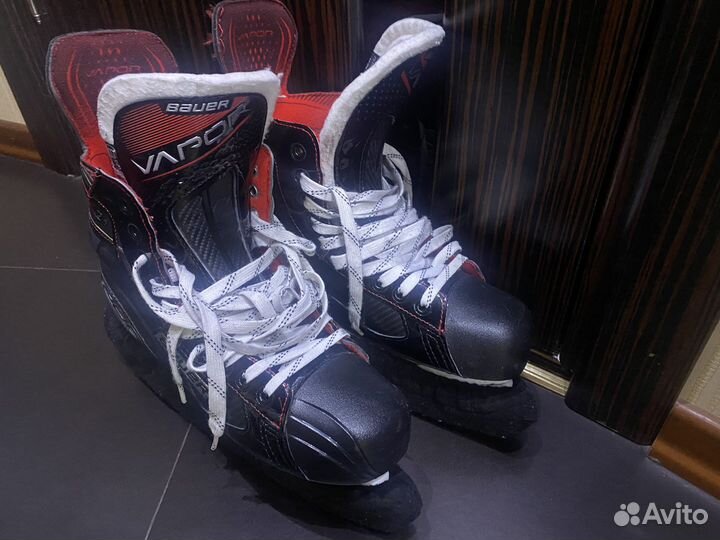 Продам коньки bauer vapor x2.7 9.5 EE