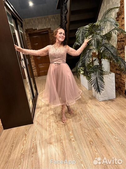 Нарядное платье