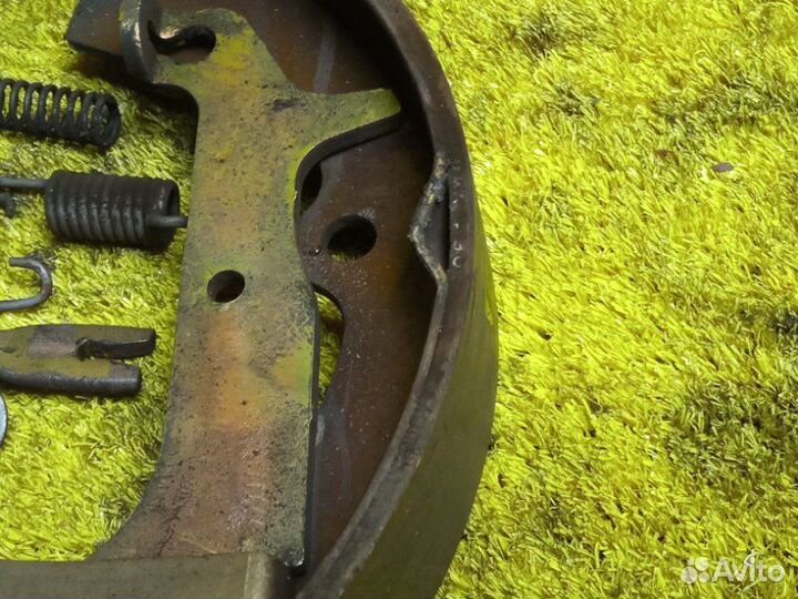 Механизм стояночного тормоза задний левый Nissan