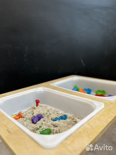 Стол для сенсорных игр с контейнерами