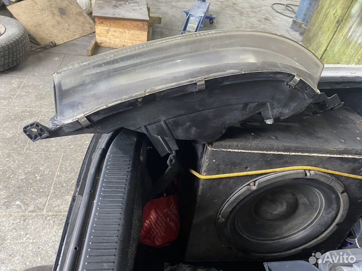 Фара Toyota mark 2 90