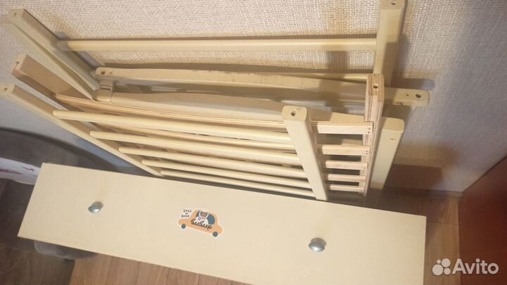 Детская кровать с маятником и ящиком