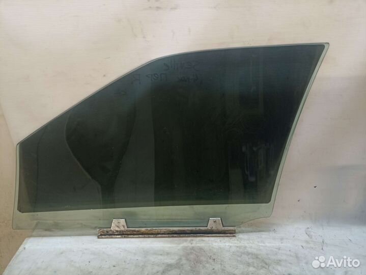 Cadillac Seville переднее правое стекло