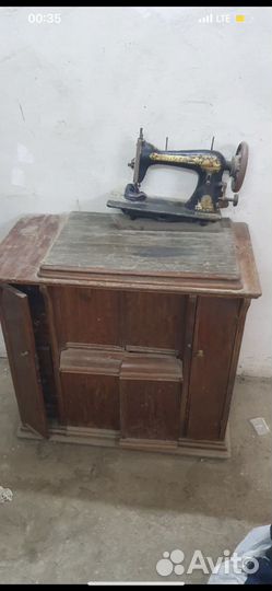 Швейная машина Singer