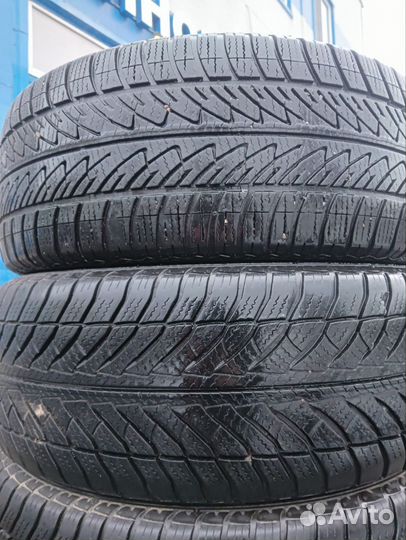 Goodyear UltraGrip 8 Performance 225/55 R17 101V
