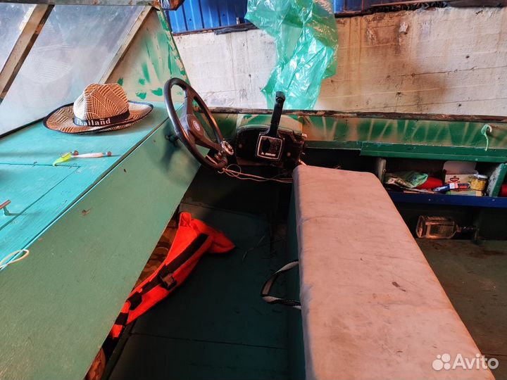 Лодка с мотором