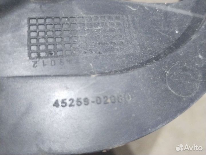 4525902080 Пыльник рулевой колонки Toyota Auris