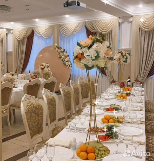 Ведущая, тамада