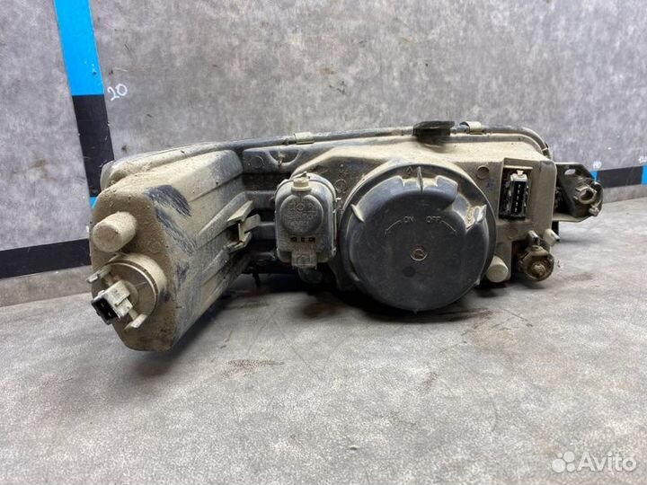 Фара передняя левая Peugeot 306 универсал 1.6 I