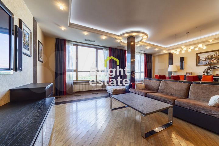 4-к. квартира, 200 м², 13/23 эт.