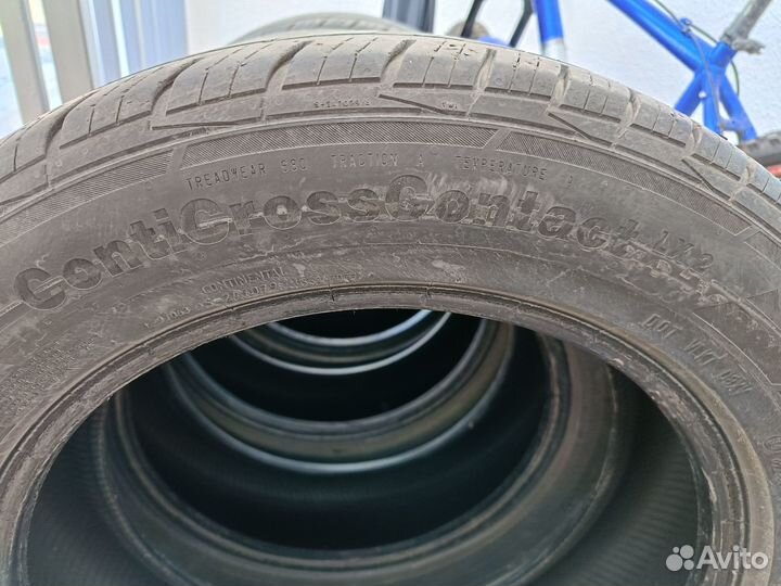 Continental ContiCrossContact LX2 215/60 R17