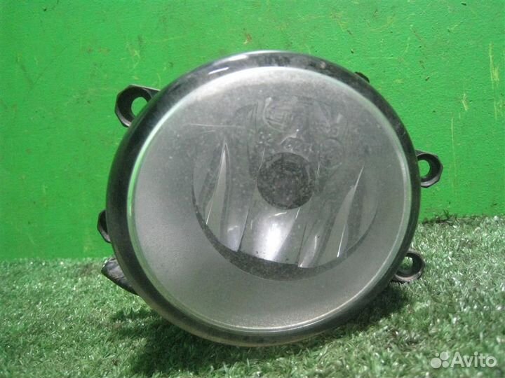 Птф передняя левая Toyota Verso R2 2009