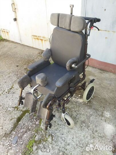 Коляска инвалидная deluxe 560
