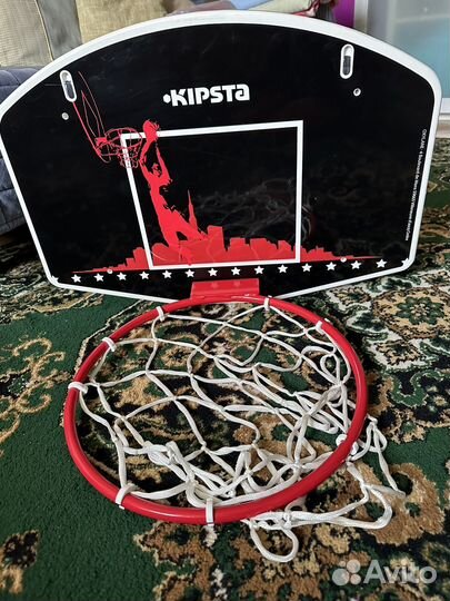 Баскетбольный щит с кольцом.на брони