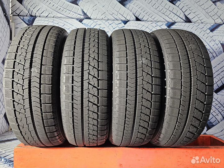 Bridgestone Blizzak VRX 215/60 R17