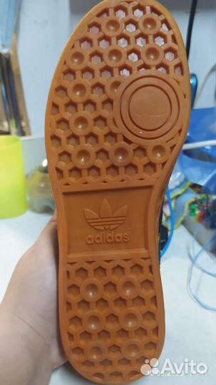 Кроссовки adidas новые